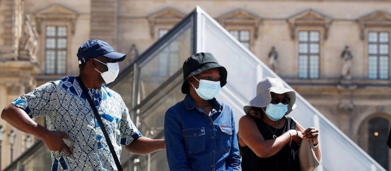 Γαλλία: Εξαρθρώθηκε κύκλωμα που πλαστογραφούσε πιστοποιητικά υγείας